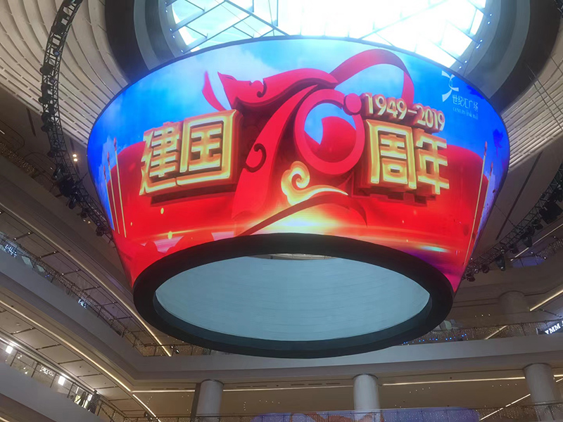 公司花20萬(wàn)裝修的會(huì)議室，竟被客戶(hù)吐槽‘像網(wǎng)吧’？高級(jí)感會(huì)議室的屏幕選擇秘訣”